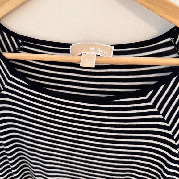 Michael Kors striped dress with belt - Picture 3 of 8